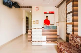 Hotel O Unique Inn - Dhule - 0