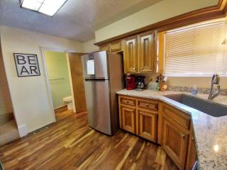 Valley Condo 117 - Creekside - WiFi - Hot Tub - Fireplace - Washer - Dryer - Playground - 6