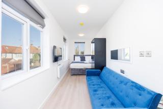 North West London Studio Apartment Ideal for Long & Short Stays Offers - Londra - 4