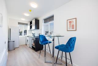 North West London Studio Apartment Ideal for Long & Short Stays Offers - Londra - 7
