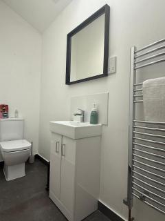 Cosy hideaway with private patio - Worcester Park - 1
