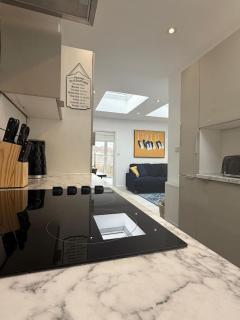 Cosy hideaway with private patio - Worcester Park - 6