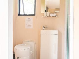 Windermere Escape by Tiny Away - - 4