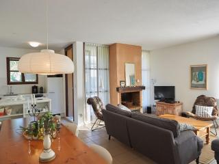 Lush villa in a nature reserve with a castle - Salles - 7