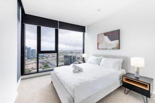 City Lights & Cozy Nights 2BR Retreat with a View - 6