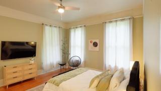Historic Retreat in Montgomery's Heart - Perfect for Family Getaways! - Montgomery - 4