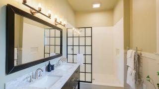 Historic Retreat in Montgomery's Heart - Perfect for Family Getaways! - Montgomery - 2