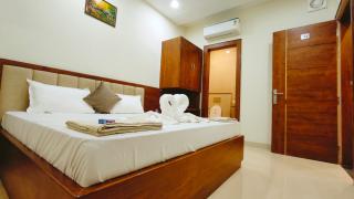 Hotel Babylon Elegance near krishna janam bhoomi - Mathura - 4