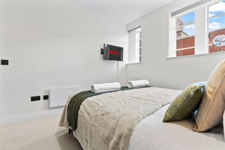 Picturesque Grade II City Apartment Tourists Contractors Families - Birmingham - 7