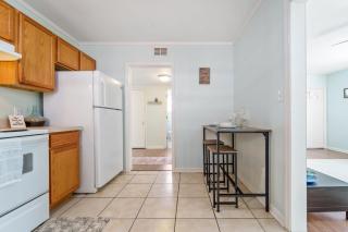 Beachy Bungalow at Jacksonville - 4