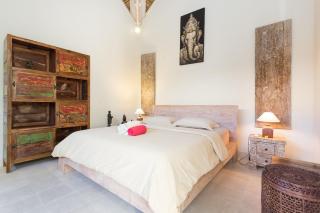 Orora villa 3 bedrooms Canggu Pantai Batu Bolong - Canggu - 8