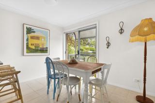 Bright Coastal Townhouse with BBQ & Courtyard - Avoca Beach - 5