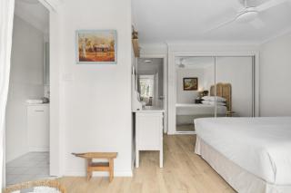 Bright Coastal Townhouse with BBQ & Courtyard - Avoca Beach - 1