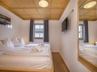 Chalet in Königsleiten near Zillertal Ski Area - 1
