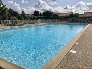 Maison rénovée près de la mer avec 2 piscines, parking et animaux acceptés - FR-1-364-174 - Saint-Michel-Chef-Chef - 0
