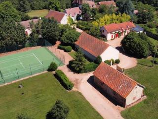 Gîte authentique avec spa, tennis et jardin paysager – Draps et ménage inclus, calme campagnard. - FR-1-489-540 - Chazemais - 0