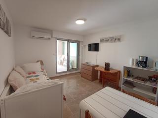 Studio rénové front de mer avec climatisation et animaux admis, idéal pour 2 personnes à Sète - FR-1-338-606 - Sète - 9