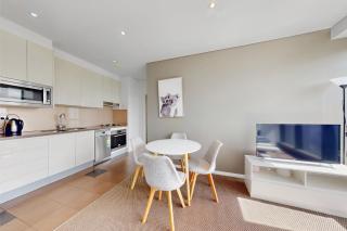 Prime Location City View Meriton Soleil Suite - 7