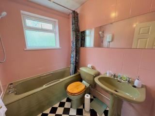Charming Coastal Cottage Near Mumbles with Garden Pass the Keys - Swansea - 8