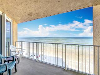 Ideal Family Friendly Beach Vacay Beachfront & Steps to Flagler Ave - New Smyrna Beach - 0