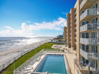 Ideal Family Friendly Beach Vacay Beachfront & Steps to Flagler Ave - New Smyrna Beach - 6