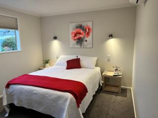 Lake Dunstan Trailhouse - Cromwell - 2