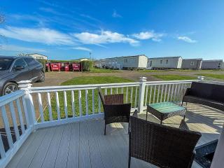 Stunning Caravan With Decking At Haven Hopton-On-Sea Ref 80007L - Great Yarmouth - 1
