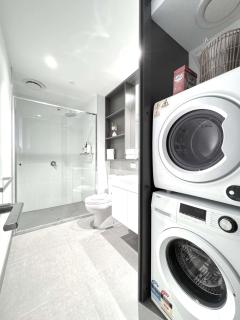 Modern 1BR Apartment with Smart TV and Views - 4