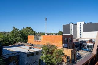 Modern 1BR Apartment with Smart TV and Views - 3