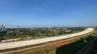 Warm and Cozy Stay Studio Apartment at Sky House BSD By Travelio - 3