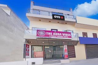 Hotel O The Aura Vibes - Zirakpur - 8