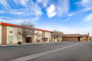 Super 8 by Wyndham Fallon - Fallon - 9