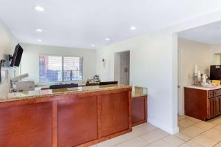 Howard Johnson Suites by Wyndham San Diego Chula Vista BayFront - Chula Vista - 8