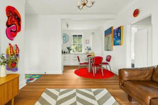 'Haus of Art' Mid-Century Modern by Coogee Beach - Sydney - 2