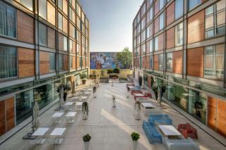 DoubleTree By Hilton Milan - Milan - 9