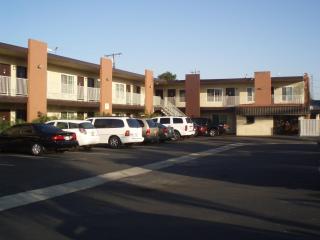 Abby's Anaheimer Inn - Across Disneyland Park - Anaheim - 3