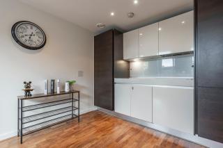 Modern London City Apartment - London - 2