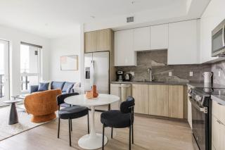 Blueground San Pedro AC balcony nr USS Iowa LAX-1300 - 4