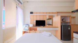 Nice and Comfy Studio at Green Pramuka City Apartment By Travelio - 2