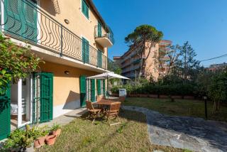 JOIVY Sunny Family Flat with Private Garden & Parking - Santa Margherita Ligure - 0