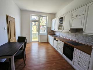 Zentral gelegen, Sehr geräumig, 3 Zimmer, 3 Betten - - 7