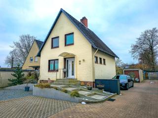 Haus mit Garten an Holstenhallen - Neumünster - 9