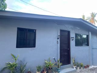 A 2-BR house in General Luna with Fast WiFi - Catangnan - 9