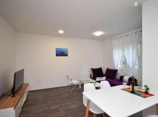 Adriatic Haven – Cozy Tivat Apartment with a Terrace - Tivat - 5