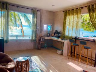 BEACH BUNGALOW on a secluded beach - - 2