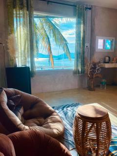 BEACH BUNGALOW on a secluded beach - - 3