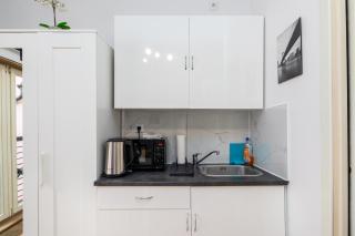 Private Retreat Close to Stations in Praha 3 - Prague - 3