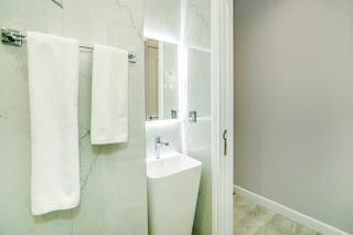 Family Apartment by Address Hotel - Baku - 2