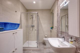 Modern 2 Bedroom Sliema Apt with Parking & close to the Sea - Sliema - 6
