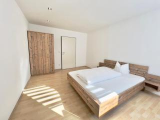 Central 4 Room Apartment MINIMUM STAY 30 DAYs - Innsbruck - 2